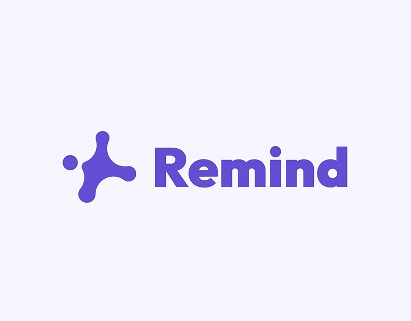 Remind : Une identité violette et une interface mobile. Le symbole graphique et les écrans composent les deux volets de la présentation.